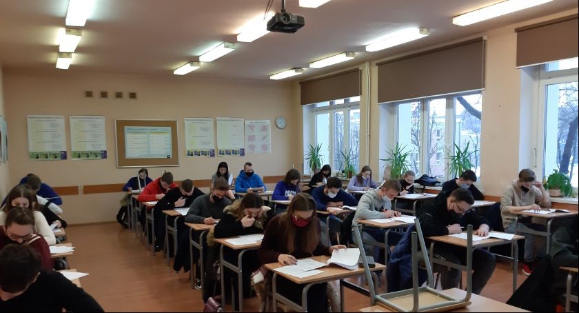 Uczniowie ZSP nr 4 Łowiczu zdobywają dodatkowe uprawnienia przydatne na rynku pracy