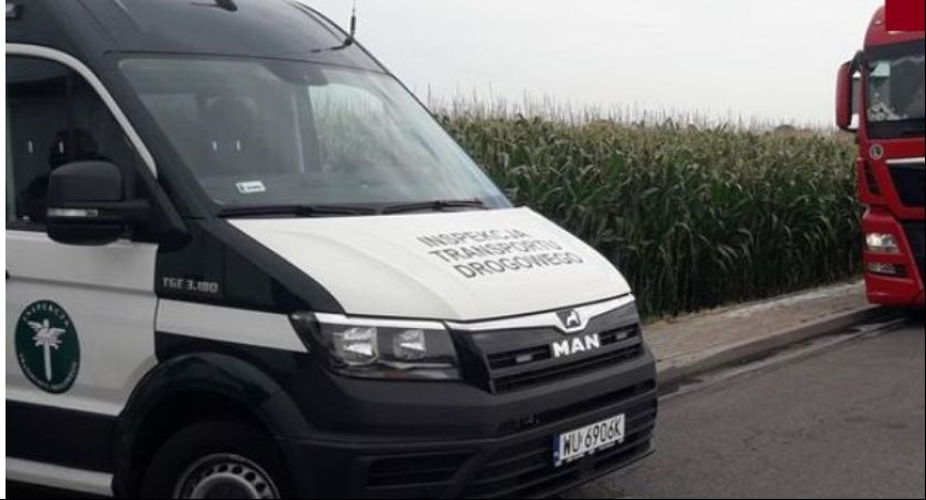 Łowicka Inspekcja Transportu Drogowego zatrzymała Scanię. Okazało się, że ma stary tachograf