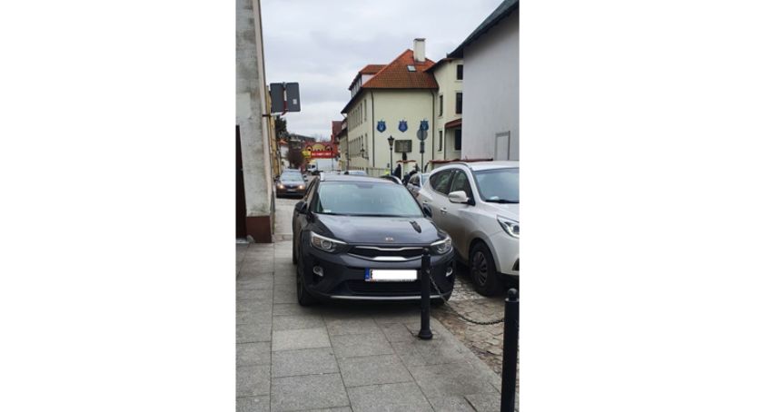 Jak rozwiązać problem parkowania pod Szkołą Pijarską?