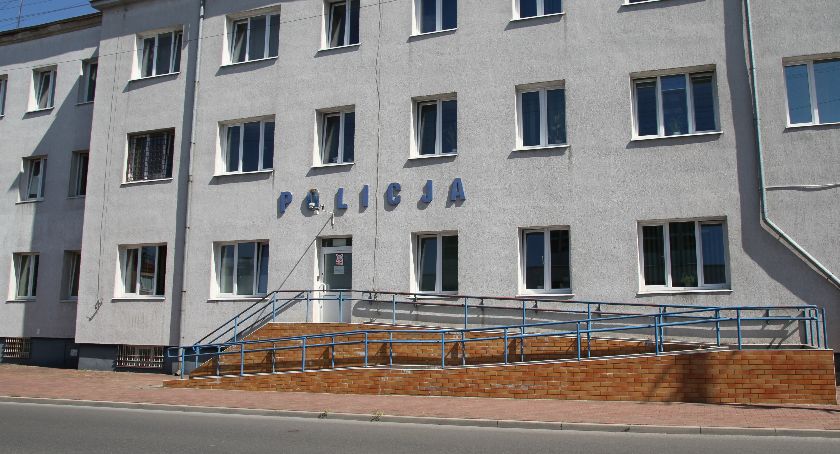 Pijany 25-latek uszkodził wiatę przystankową w Łowiczu