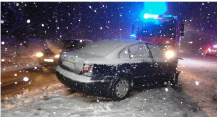 Seria kolizji na autostradzie A2 z powodu trudnych warunków na drodze. Uważajcie bo śnieg wciąż sypie!