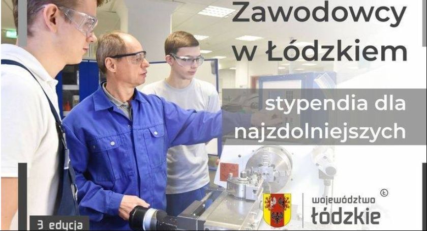 Uczniowie z łowickich szkół zawodowych otrzymali stypendia od władz województwa