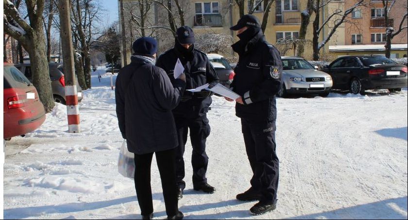 Trwa akcja: Seniorze nie daj się oszukać! Dzielnicowi ostrzegają przed oszustami!