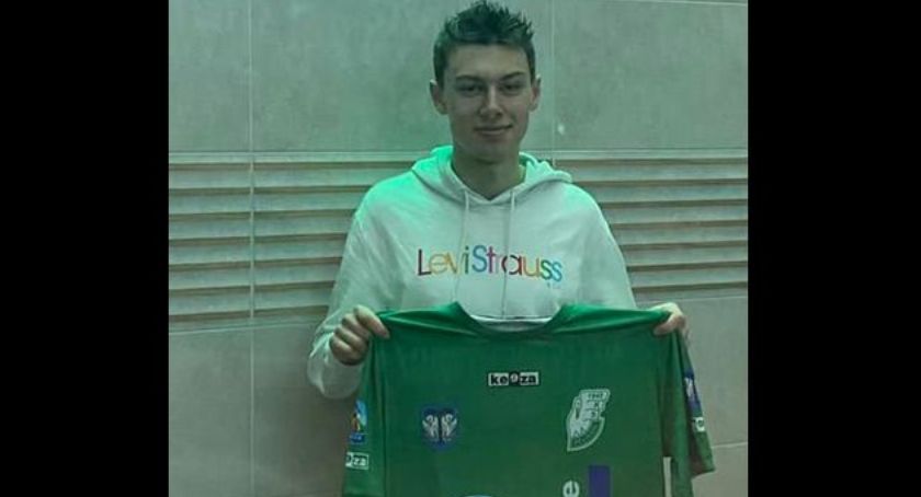 19-letni wychowanek GKS-u Bełchatów w Pelikanie Łowicz