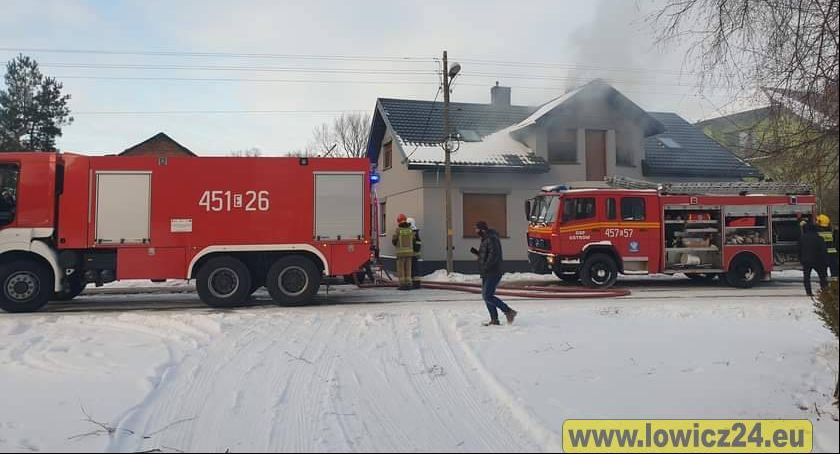 Rodzina poszkodowana w pożarze budynku mieszkalnego w Ostrowie dziękuje strażakom za pomoc!