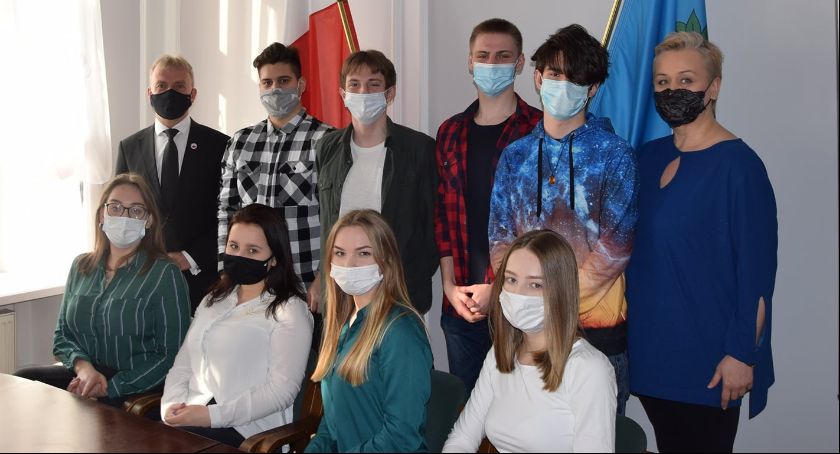 Uczniowie łowickiego Ekonoma odbyli praktyki w Urzędzie Miasta