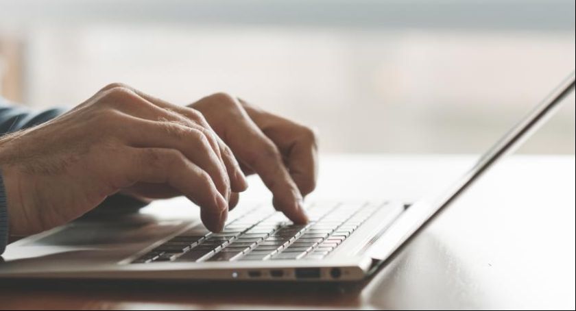 7 powodów, dla których warto outsource’ować copywriting w swojej firmie?