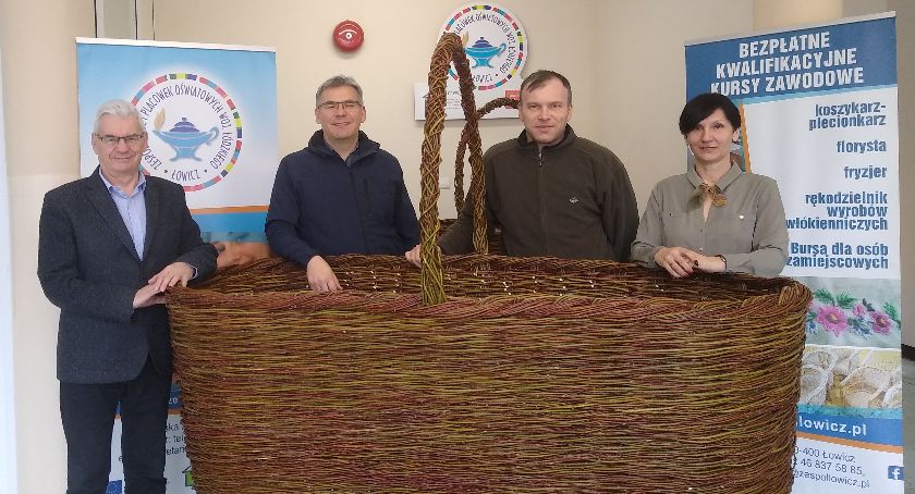 Mega kosze wiklinowe w Zespole Szkół i Placówek Oświatowych Woj. Łódzkiego w Łowiczu