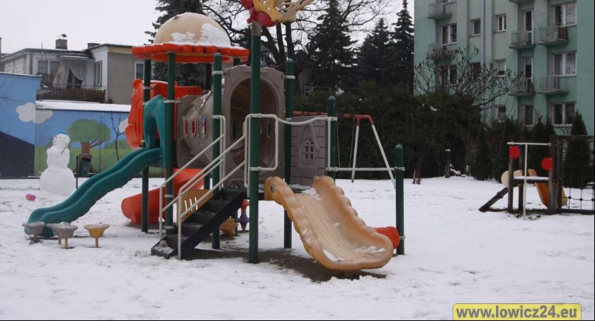 Plac zabaw między os. Noakowskiego a ul. Ciemną zostaje! Są wyniki ankiety! 