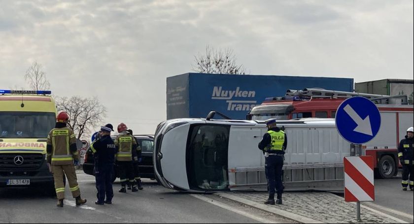 Kolizja busa i osobówki na DK 92 w Kompinie (FOTO i VIDEO)