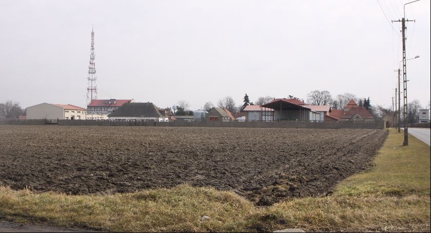 Nowa siedziba policji w Łowiczu powstanie na Blichu? Która lokalizacja zostanie wybrana