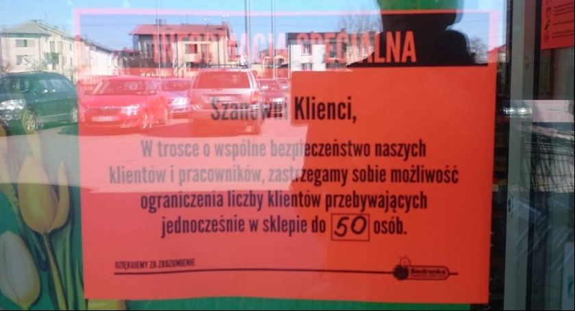 Czy ponownie zostaniemy zamknięci na Wielkanoc? Możliwe ograniczenia w handlu i limity kupujących