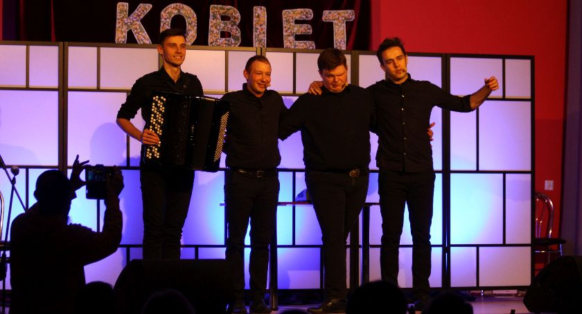 Kabaret Trzecia Strona Medalu w Łyszkowicach (ZDJĘCIA)