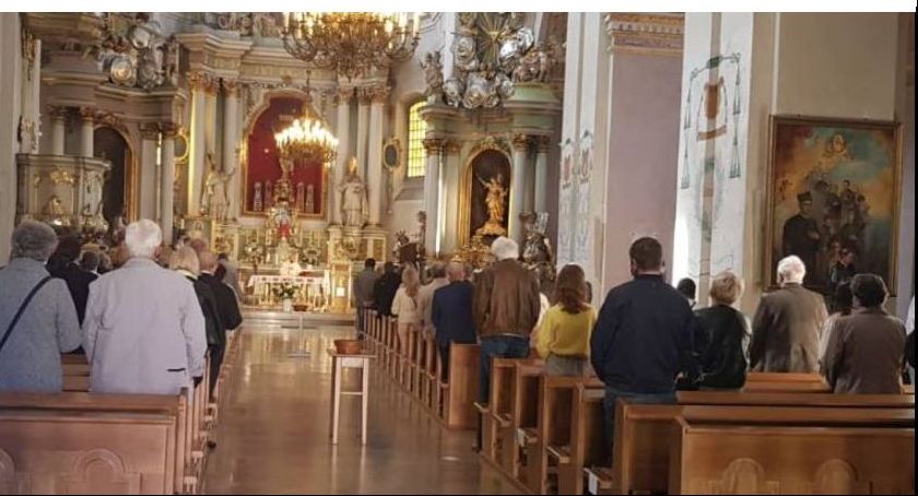Nowe limity wiernych! Ile osób może uczestniczyć we mszy św. łowickich kościołach? 
