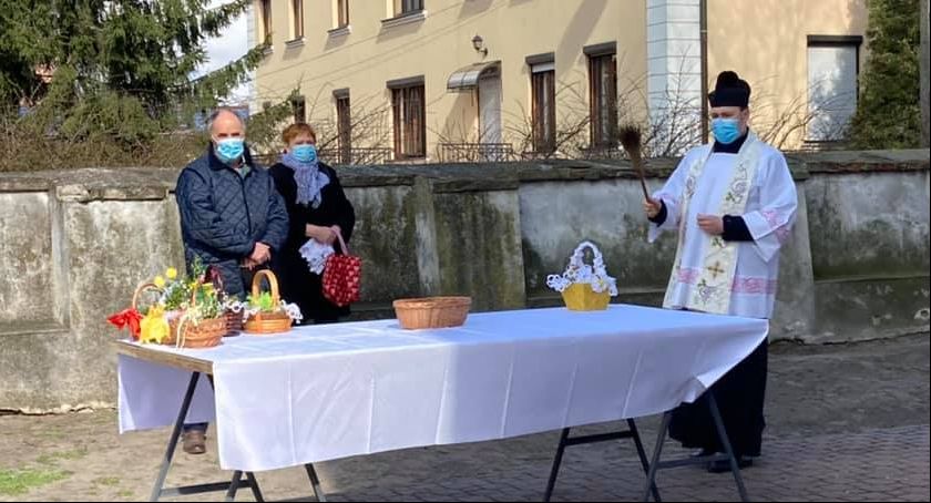 Dziś Wielka Sobota. Jak wygląda święcenie pokarmów w łowickich kościołach?