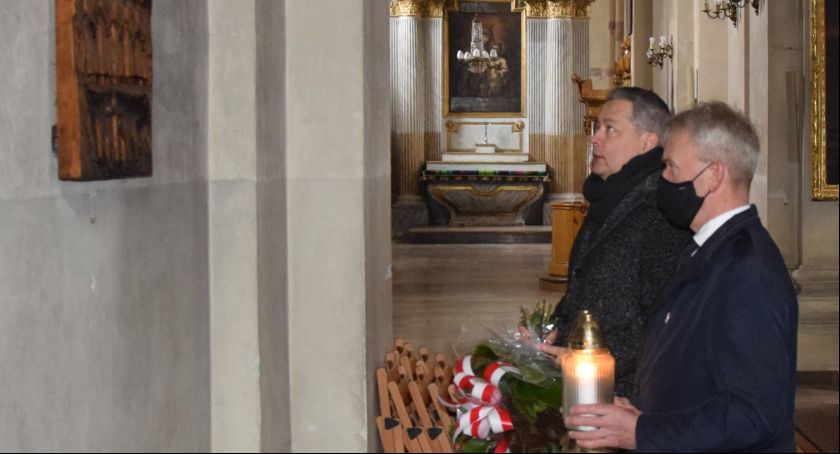 Władze miasta pamiętały o 81. rocznicy zbrodni katyńskiej
