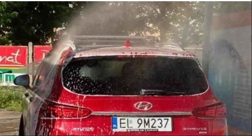 Odnaleziono skradzione auto z butlami z tlenem dla chorych na COVID-19