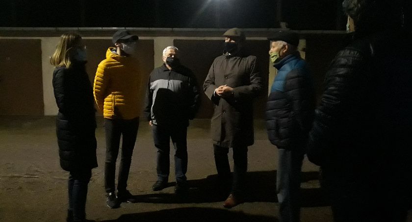 Co z nowymi lampami? Mieszkańcy os. Konopnickiej spotkali się z prezesem ŁSM