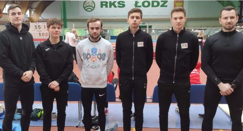 Sportowcy i trenerzy nagrodzeni przez władze powiatu łowickiego