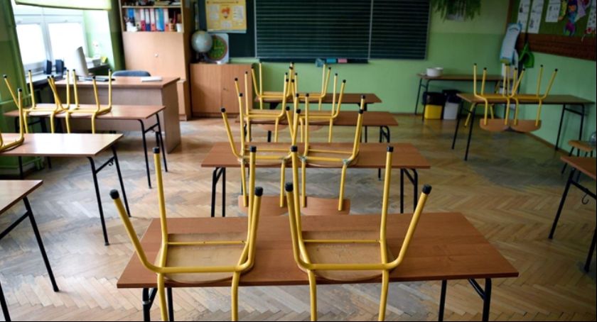 Minister Czarnek podał: w maju jest szansa, że wszyscy uczniowie wrócą do szkół! 
