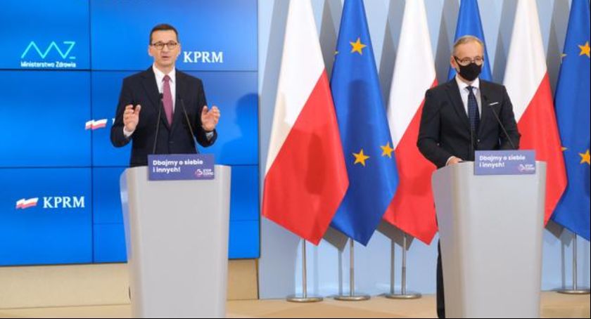 Wielkie luzowanie obostrzeń! Koniec z maseczkami na świeżym powietrzu! 