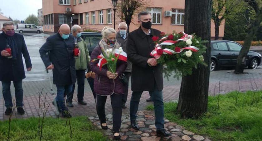 Łowicz. Działacze PSL uczcili Dzień Flagi RP