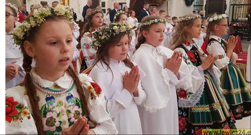 I Komunia Święta w Bazylice Katedralnej w Łowiczu (Foto i Video)