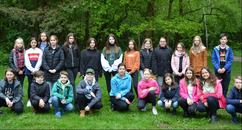 Geograficzna Ekipa Odkrywców. Lekcje plenerowe w SP nr 2 (Foto)