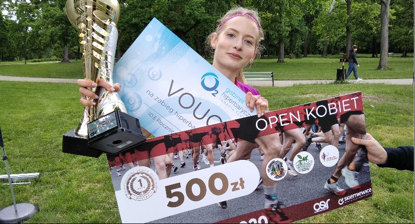 Julia Szymkowicz, zawodniczka Pijarskiego Klubu Sportowego, królową skierniewickich biegów