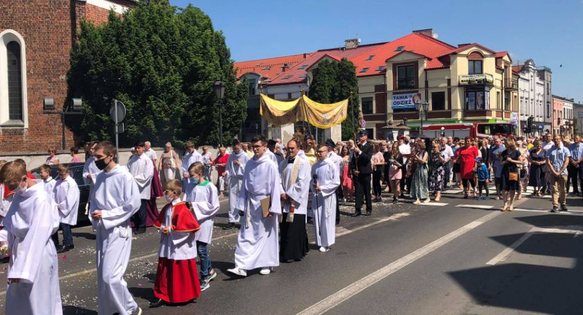 Łowicz. Uroczysta procesja z parafii Świętego Ducha (Foto, Video)