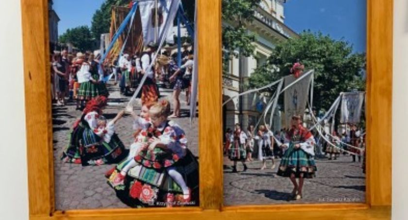 Wystawa poświęcona łowickim obchodom Bożego Ciała w Redzie