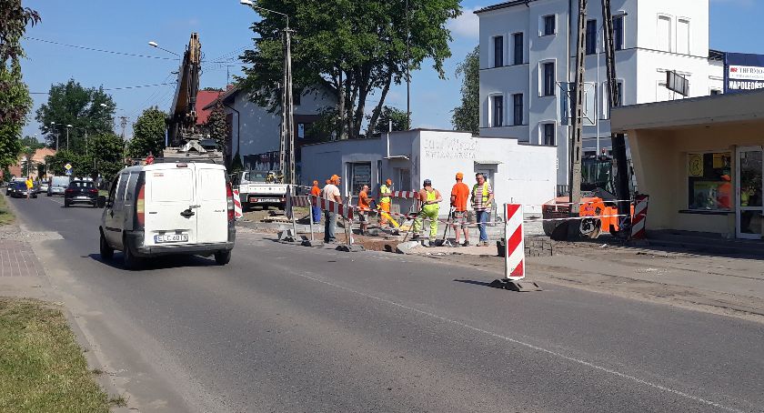 Łowicz. Utrudnienia na ul. Klickiego w rejonie skrzyżowania z ul. Napoleońską (ZDJĘCIA, VIDEO)
