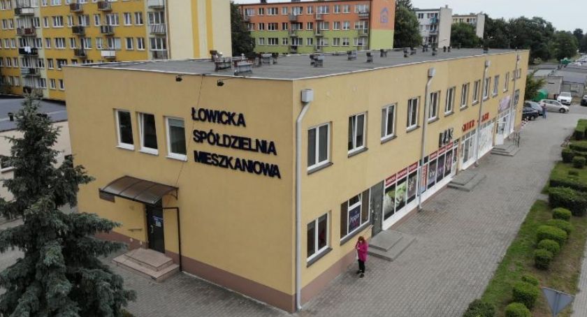 Bratkowice: Uwaga na ludzi podających się za firmę wymieniającą drzwi!