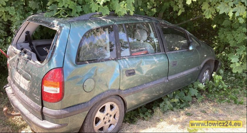 Goleńsko. Jechała za szybko i samochód wylądował w rowie (Foto)