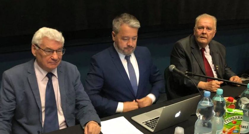 Jakie projekty uchwał przyjęto na sesji Rady Miejskiej?