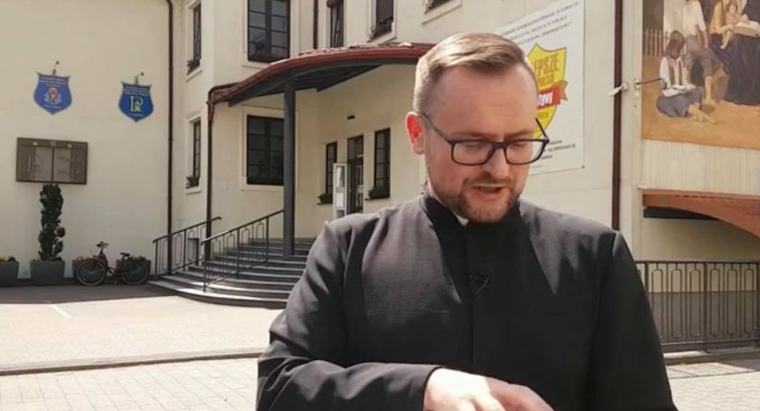 Pijar o. Piotr Różański poprowadzi vlogi z Łowicza