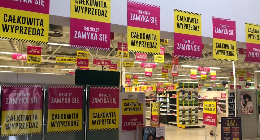 Trwają wyprzedaże w łowickim Tesco - wkrótce likwidacja sklepu (Foto, wideo)