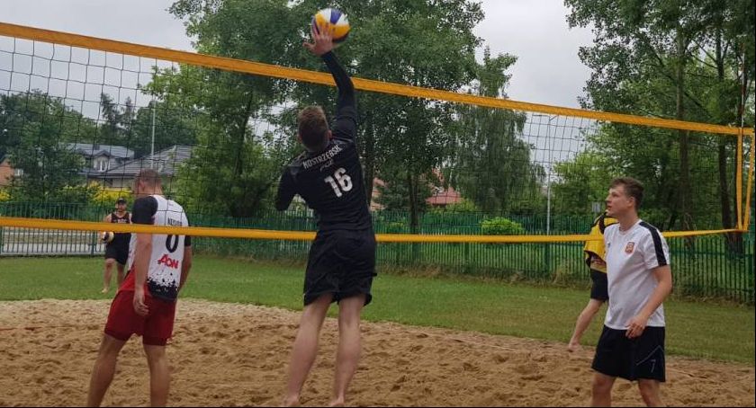 Trwa VI Łowicki Turniej Piłki Plażowej (Foto i Video) WYNIKI!