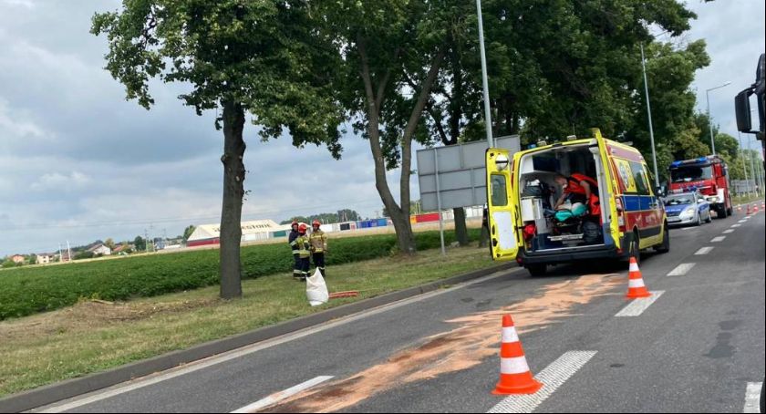 Łowicz. Plama oleju przyczyną wypadku motocyklisty (Foto)