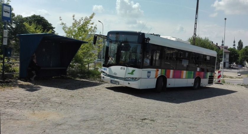 Łowicz. Wyłączono z użytkowania jeden z przystanków autobusowych MZK