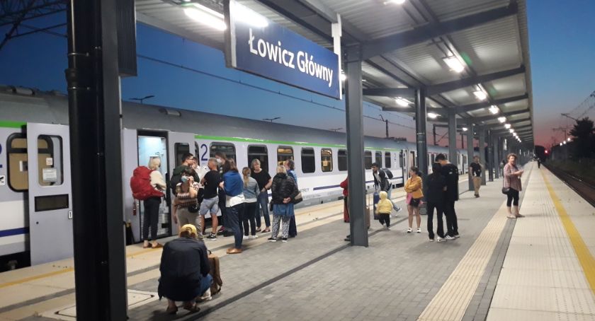  Łowicz i okolice. Awaria sieci trakcyjnej, opóźnione pociągi (VIDEO)