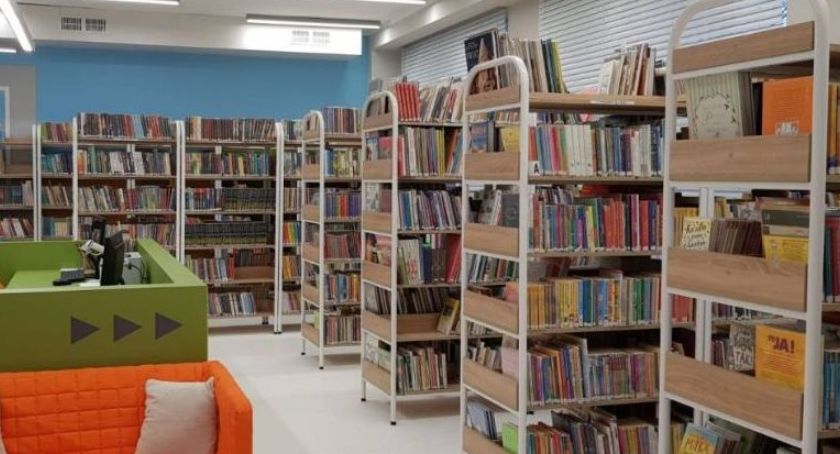 Łowicz. Wystawa w bibliotece z okazji 77. rocznicy wybuchu Powstania Warszawskiego