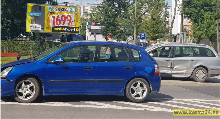 Kolizja na skrzyżowaniu ulicy Ułańskiej z Topolową (Foto)
