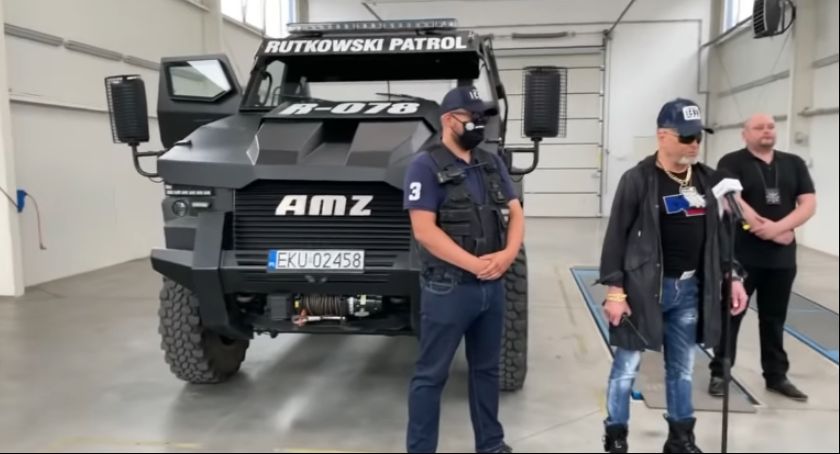 Potwór z Kutna! Krzysztof ​Rutkowski kupił nowy samochód 