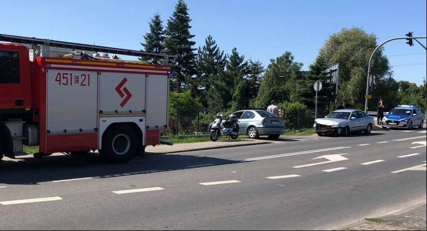 Łowicz. Kolizja na ul. Piaskowej (Foto i Video)
