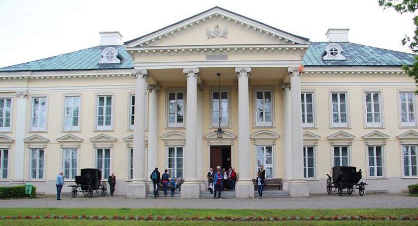 Walewice. Pałac i park będą nieczynne dla turystów