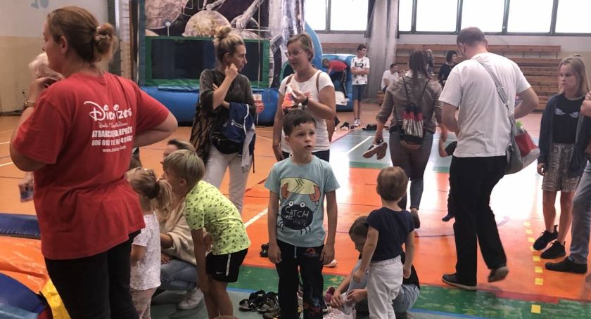 Mieszkańcy os. Henryka Dąbrowskiego żegnają dziś wakacje (Foto, Video)
