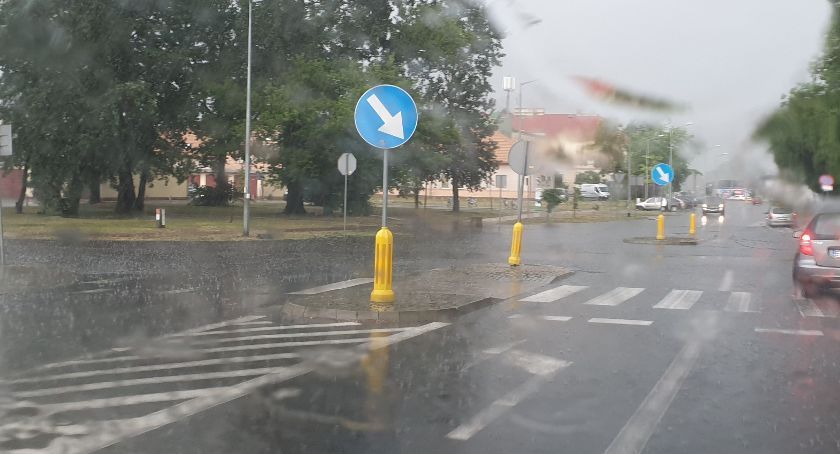 Alert IMGW. Meteorolodzy ostrzegają przed intensywnymi opadami deszczu