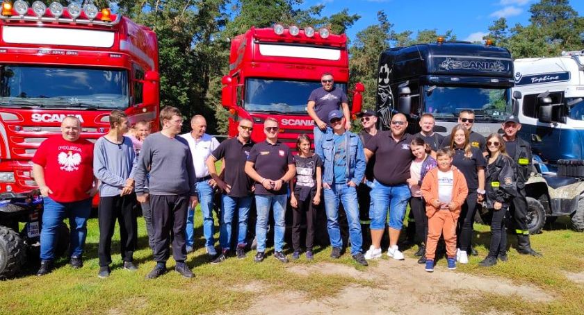 Truckersi z Łowicza i strażacy z OSP Złaków Kościelny odwiedzili Dom Mocarzy (foto)