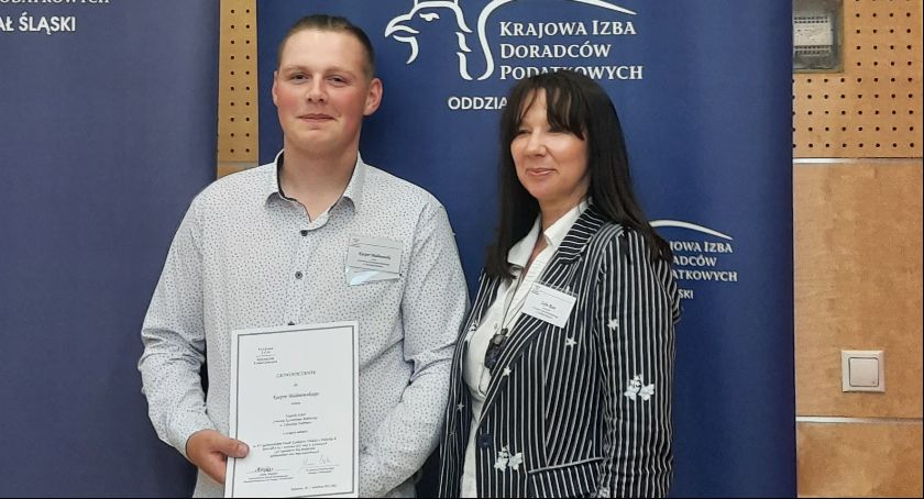 Uczeń ZSCKR w Zduńskiej Dąbrowie wśród finalistów Ogólnopolskiego Konkursu Wiedzy o Podatkach 